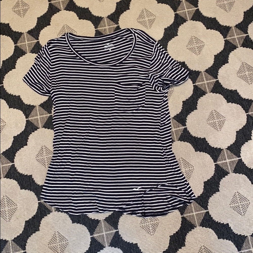 Soft Hollister top - Picture 1 of 5